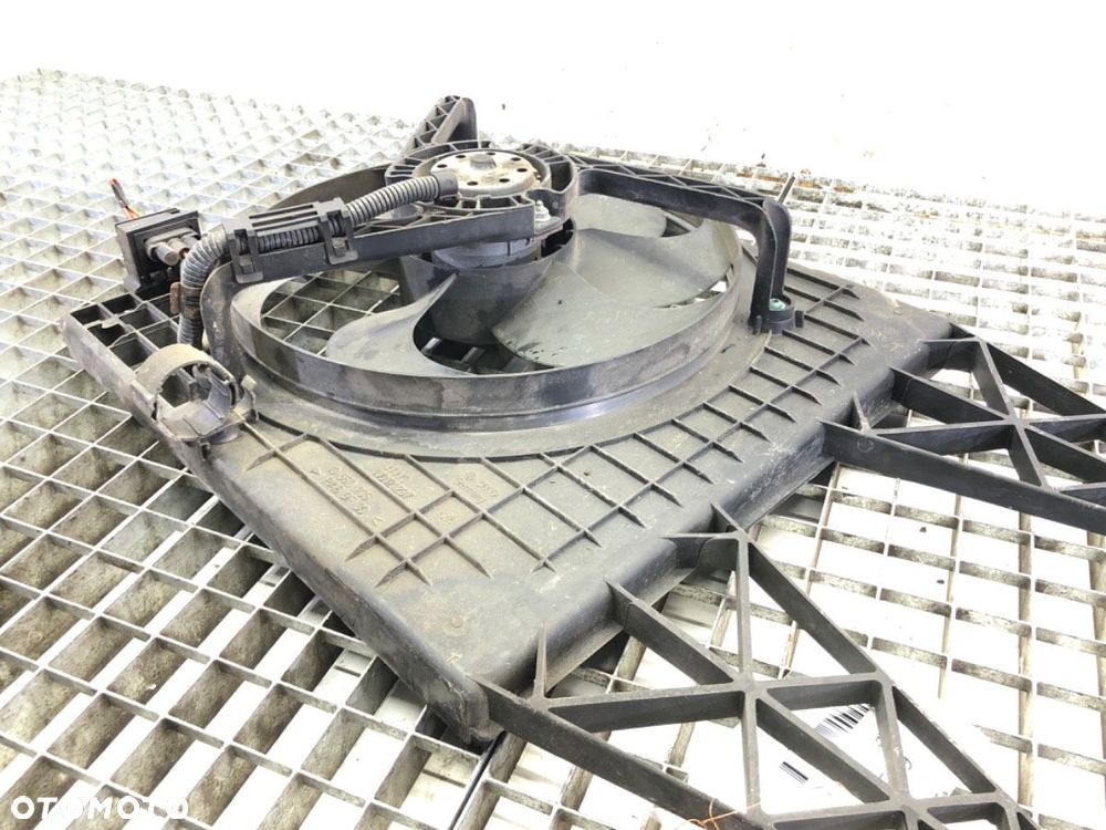 WENTYLATOR CHŁODNICY - 77.00 PLN - AUDI A3 (8L1) 1996 - 2006 1.6 74 kW [101 KM] benzyna 1996 - 2003 - 3