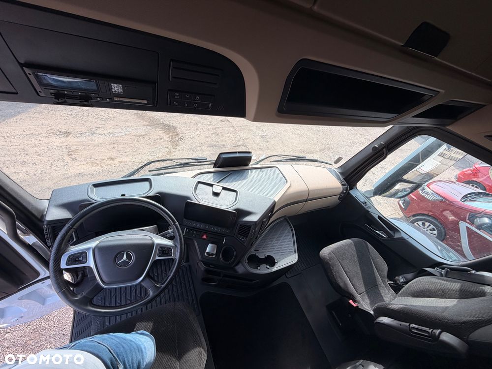 Mercedes-Benz ACTROS L - 16