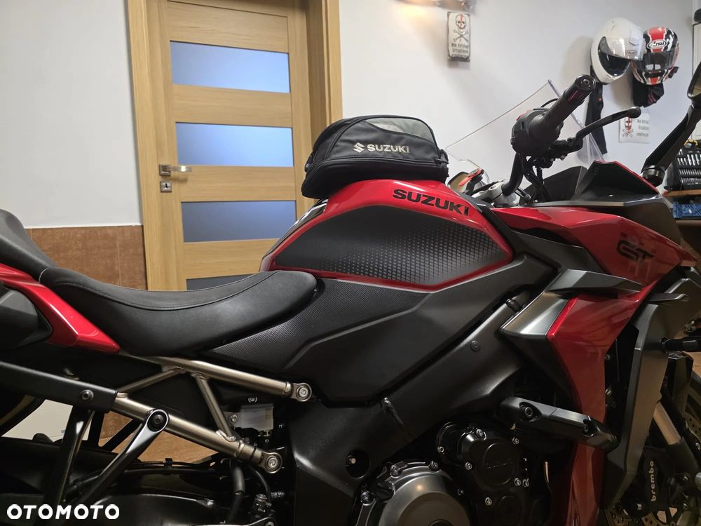 Suzuki GSX 1000 - 12