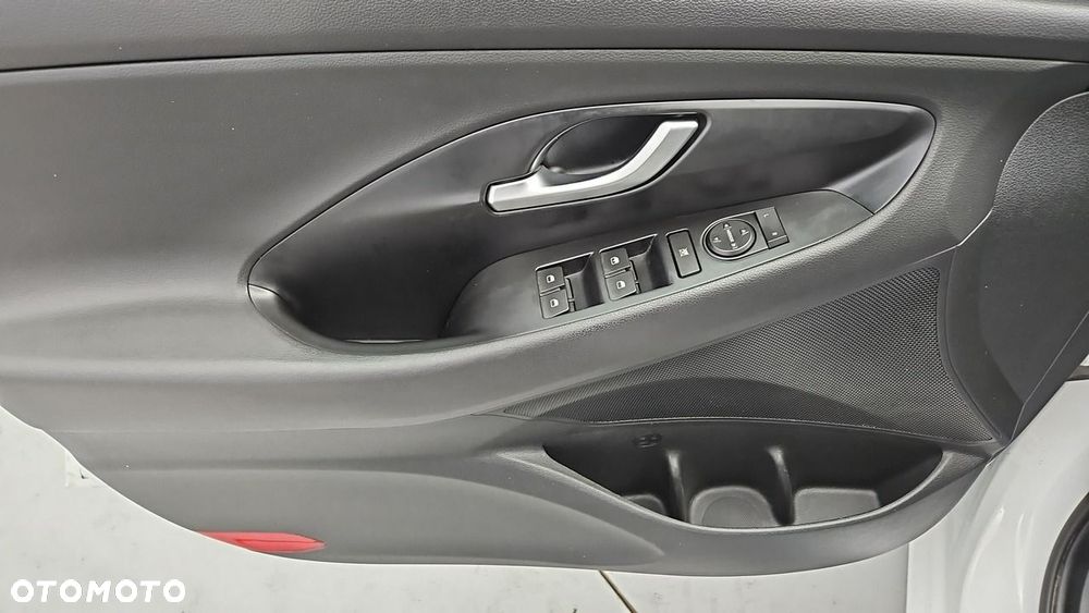Hyundai i30 1.5 DPI Modern - 11