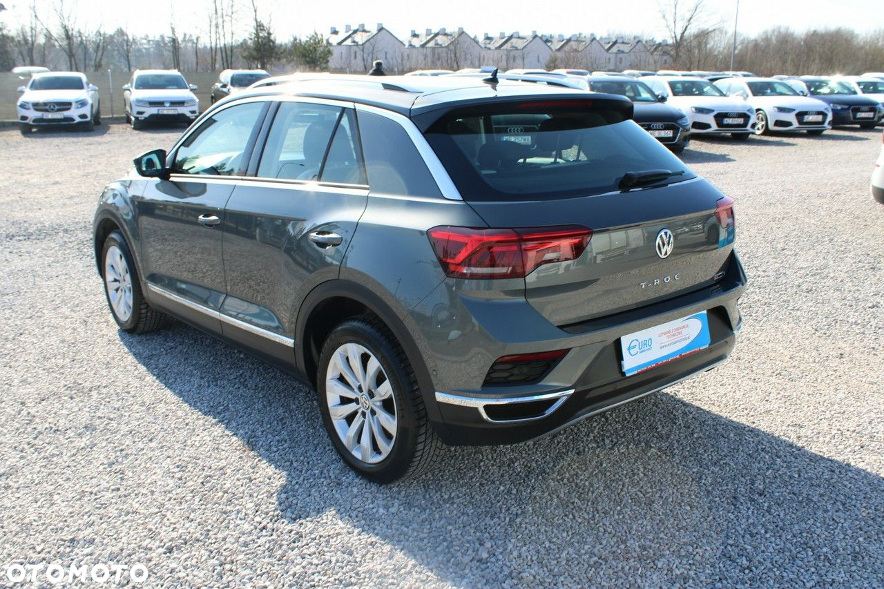 Volkswagen T-Roc - 8