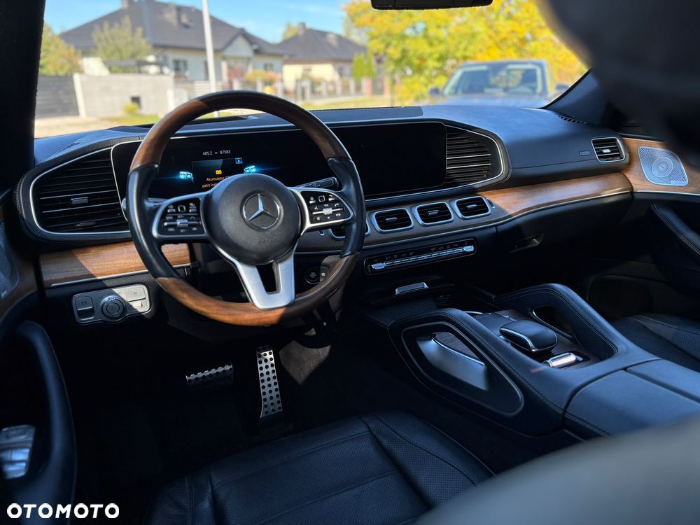 Mercedes-Benz GLS - 22
