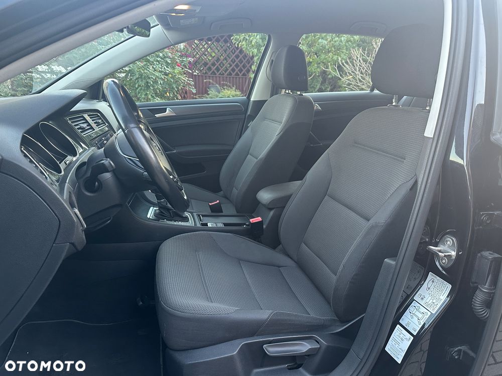 Volkswagen Golf - 12