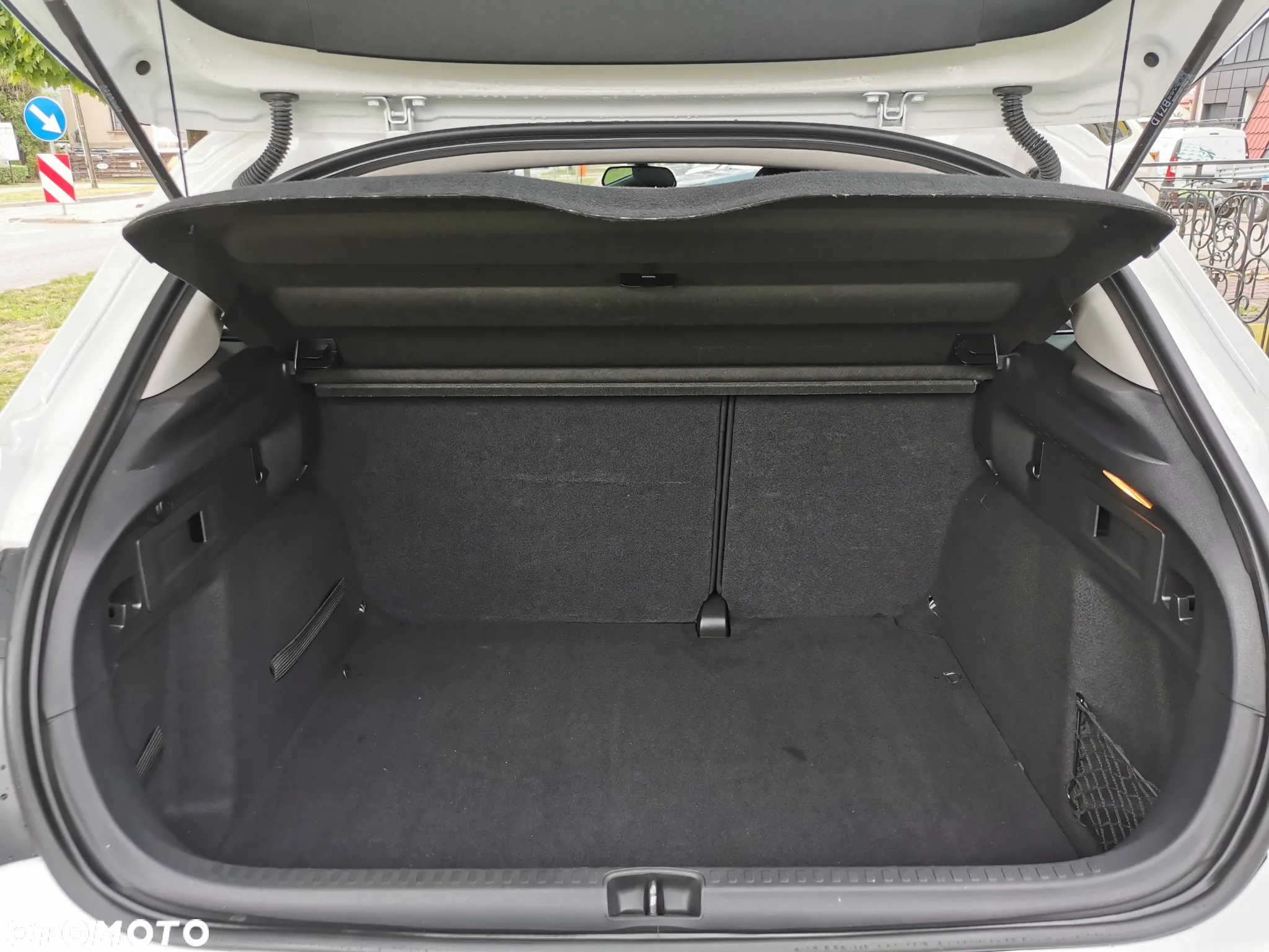 Citroën C4 PureTech 130 Stop&Start EAT8 FEEL - 24