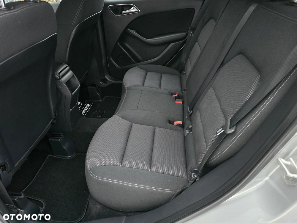 Mercedes-Benz Klasa B 180 (BlueEFFICIENCY) - 17