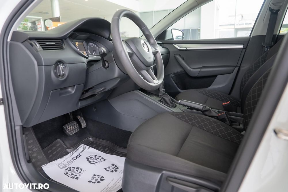 Skoda Octavia 1.6 FSI Automatik Ambiente - 16