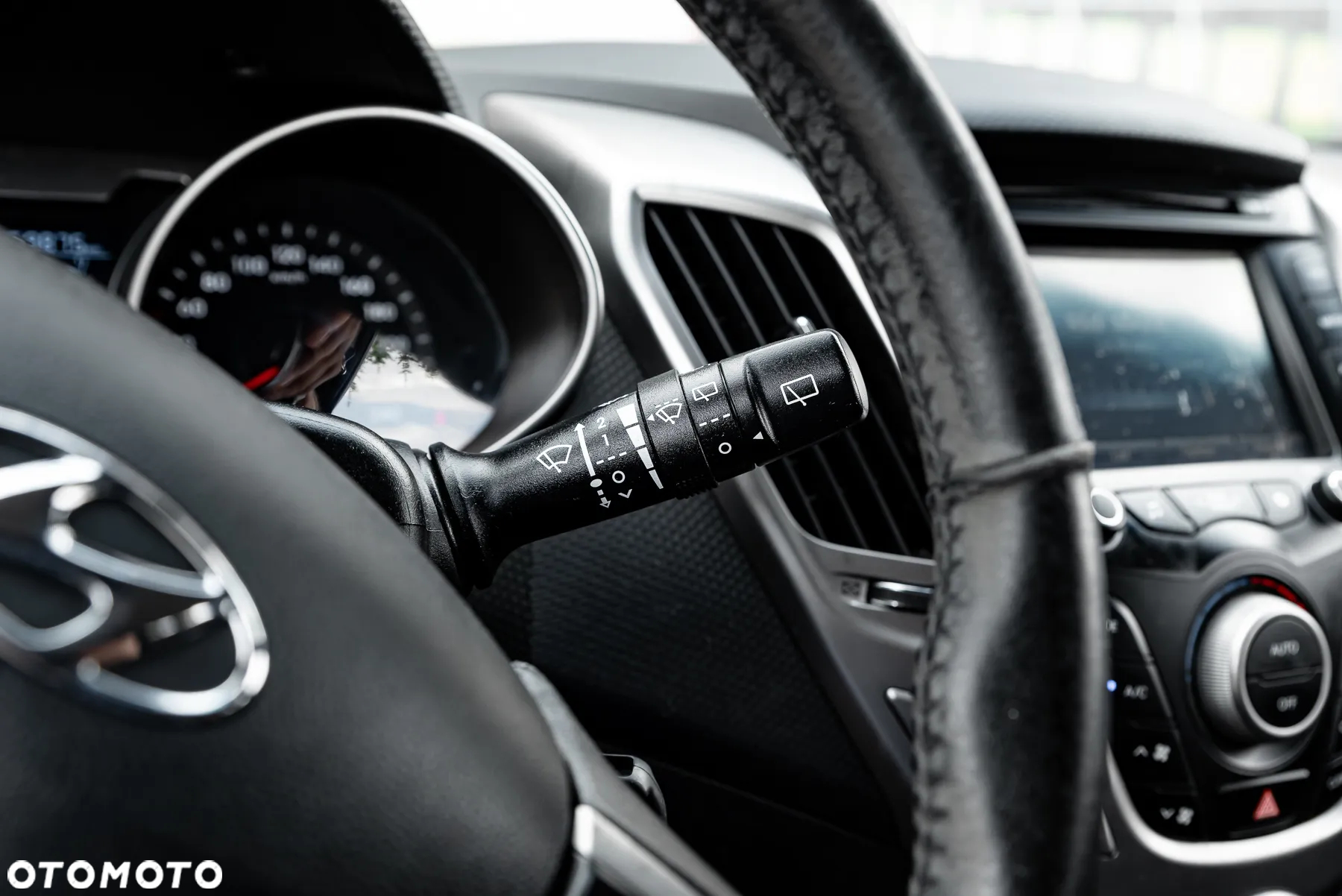Hyundai Veloster 1.6 GDI Style - 25