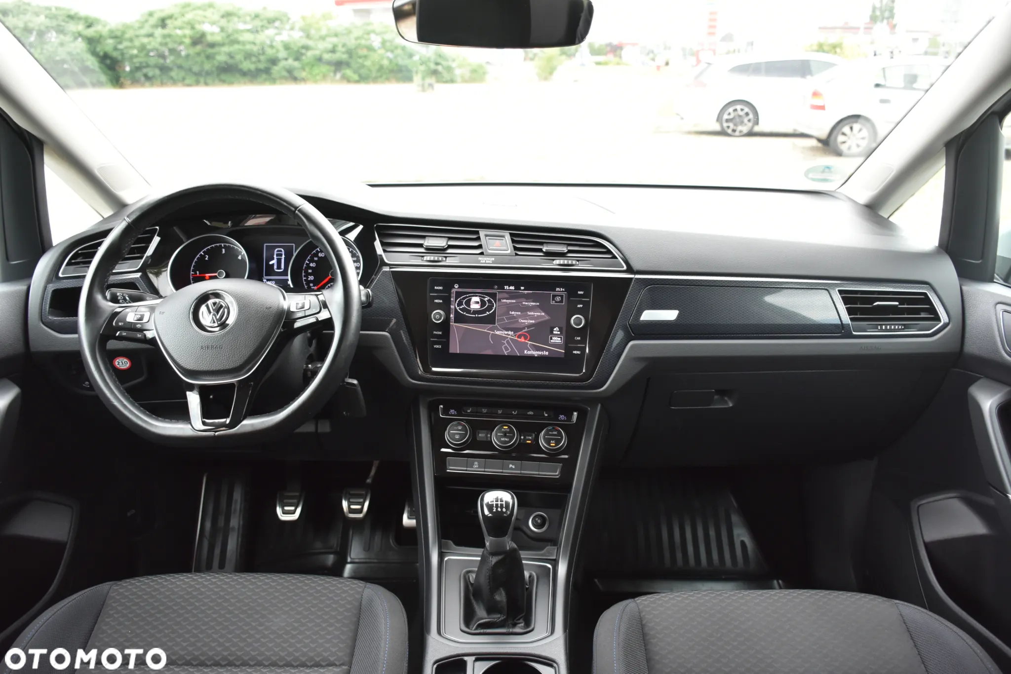 Volkswagen Touran 2.0 TDI SCR UNITED - 8