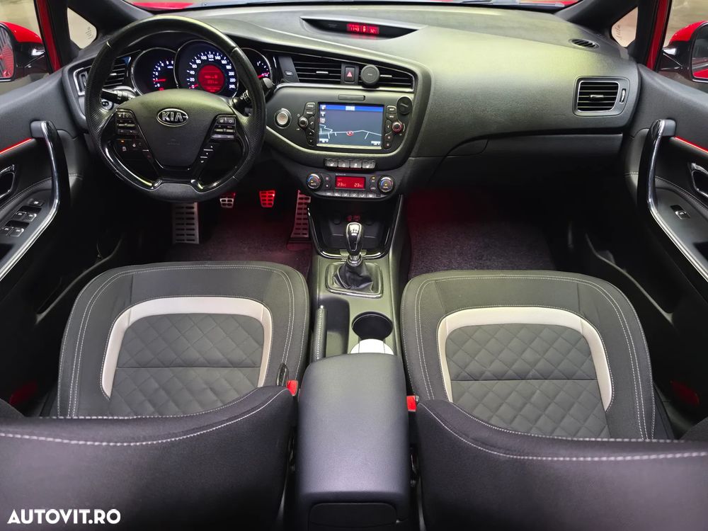 Kia Ceed 1.6 CRDi 136 ISG GT Line - 3