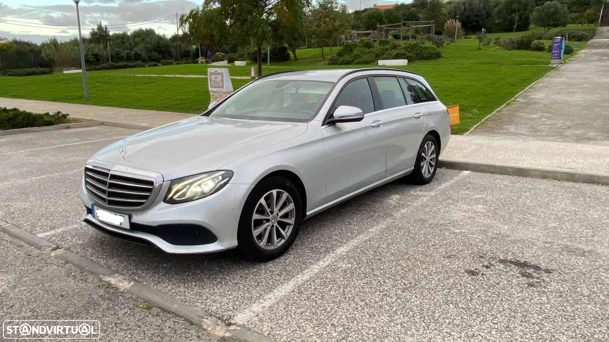 Mercedes-Benz E 220 d T 9G-TRONIC Avantgarde - 2