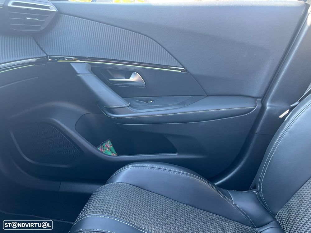 Peugeot 2008 1.2 PureTech GT EAT8 - 11