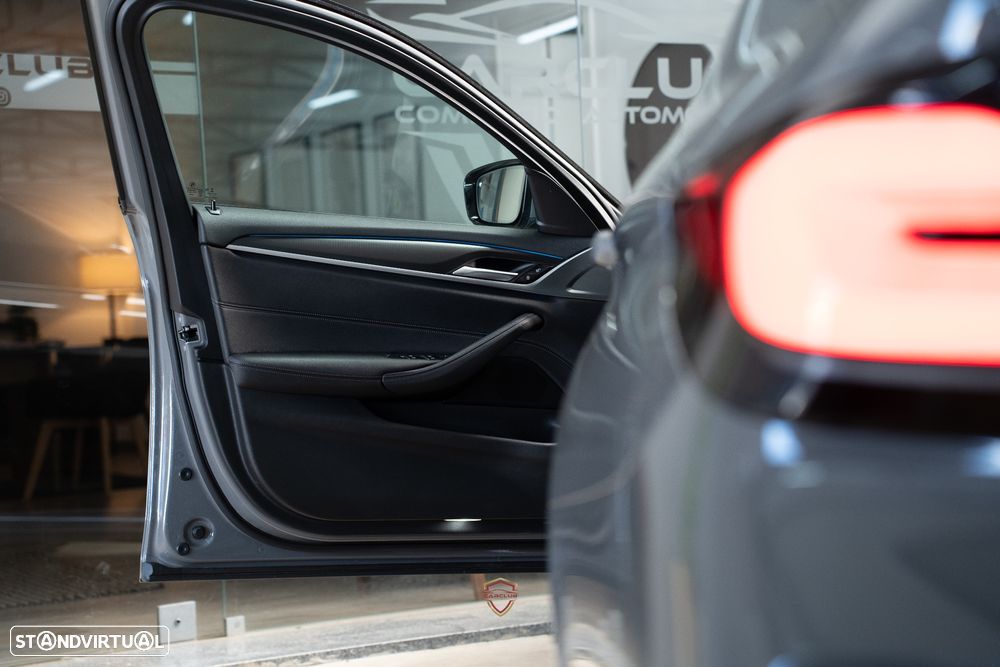 BMW 530 e Pack M - 16