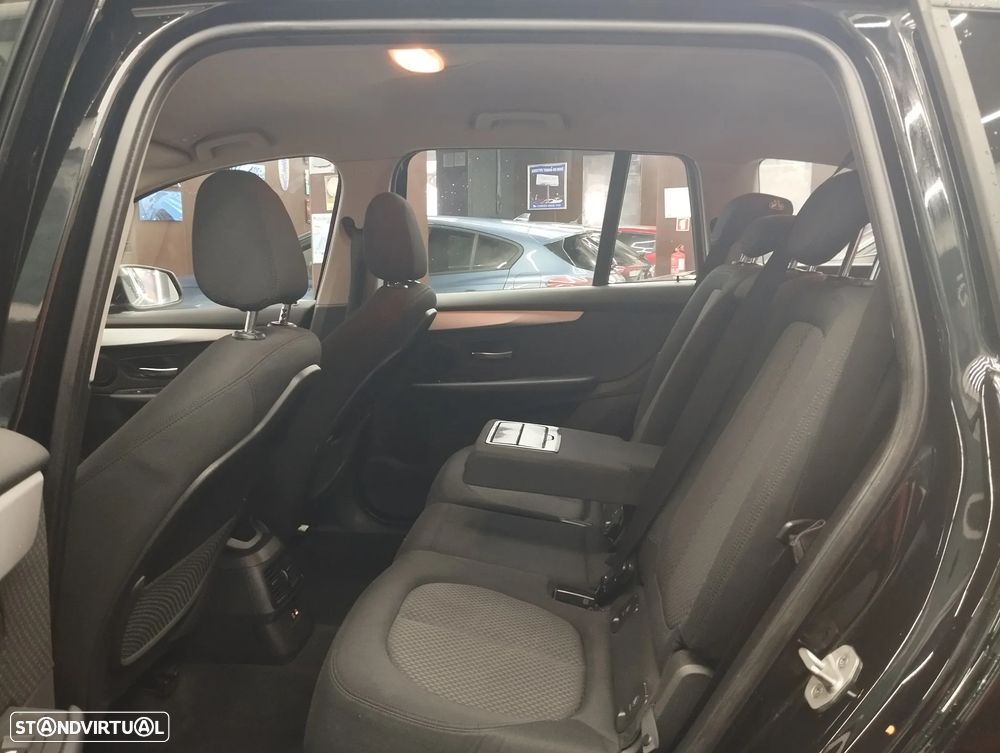 BMW 216 Gran Tourer d - 13