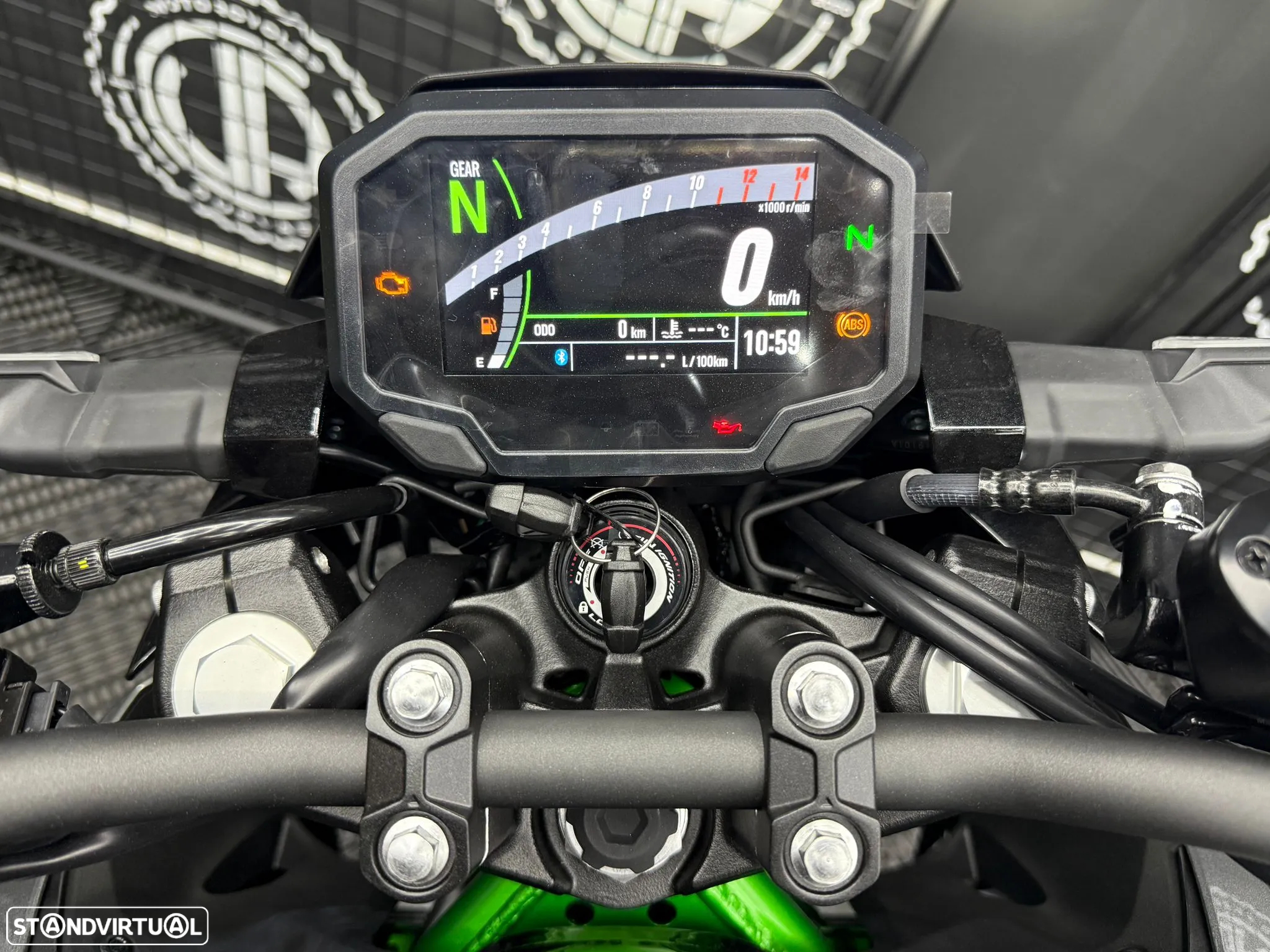 Kawasaki Z 500 SE 2025 - 10