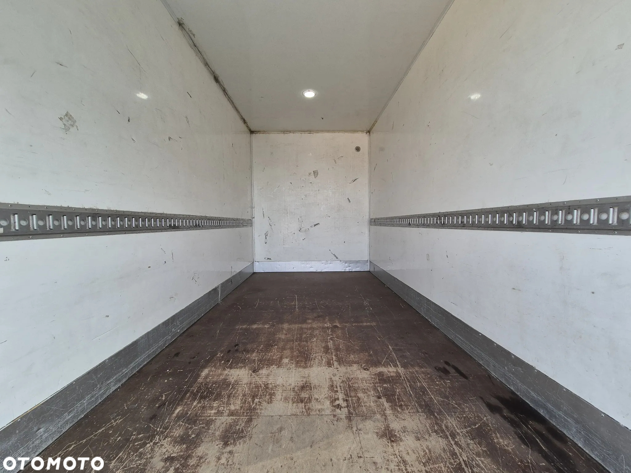 Volkswagen CRAFTER 2.0 TDi 177 / UNIKATOWY! / WYSOKI KONTENER / E6 / BEZWYPADKOWY / WINDA 750KG / WEBASTO - 35