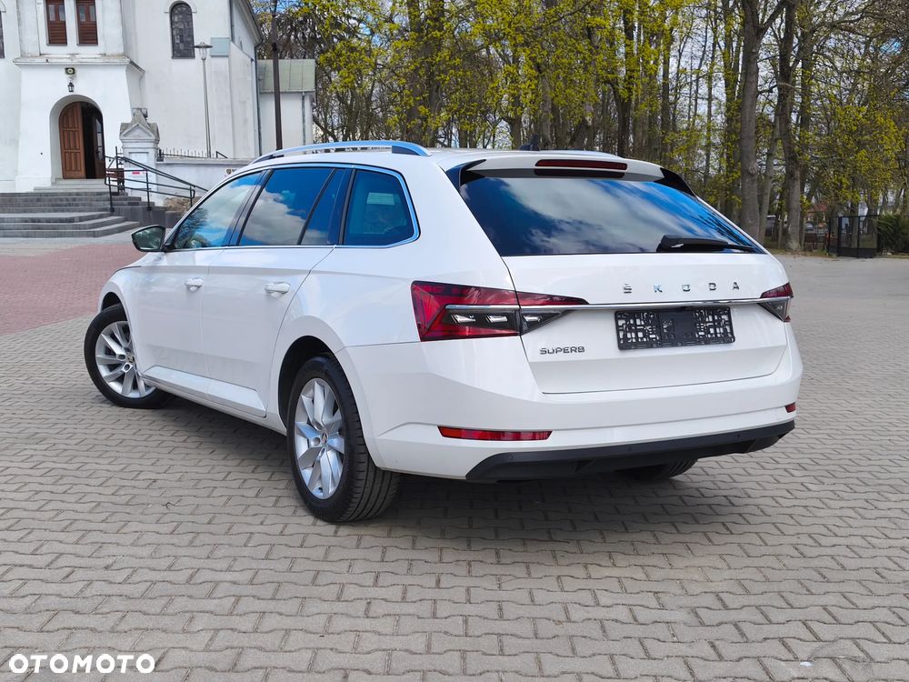 Skoda Superb 2.0 TDI DSG Ambition - 4