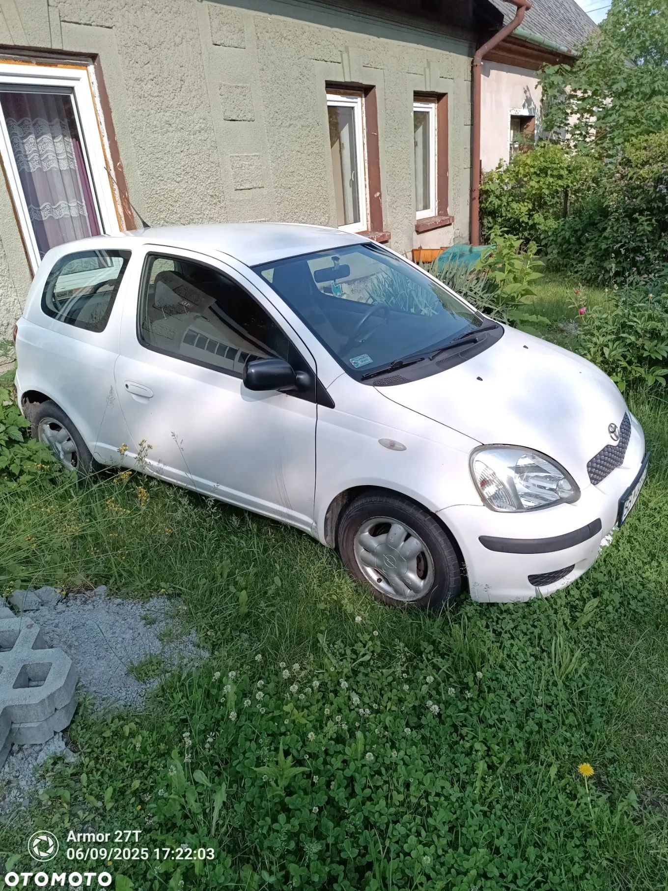 Toyota Yaris 1.0 Base - 1