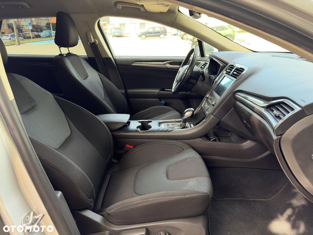 Ford Mondeo 2.0 Hybrid Titanium - 17