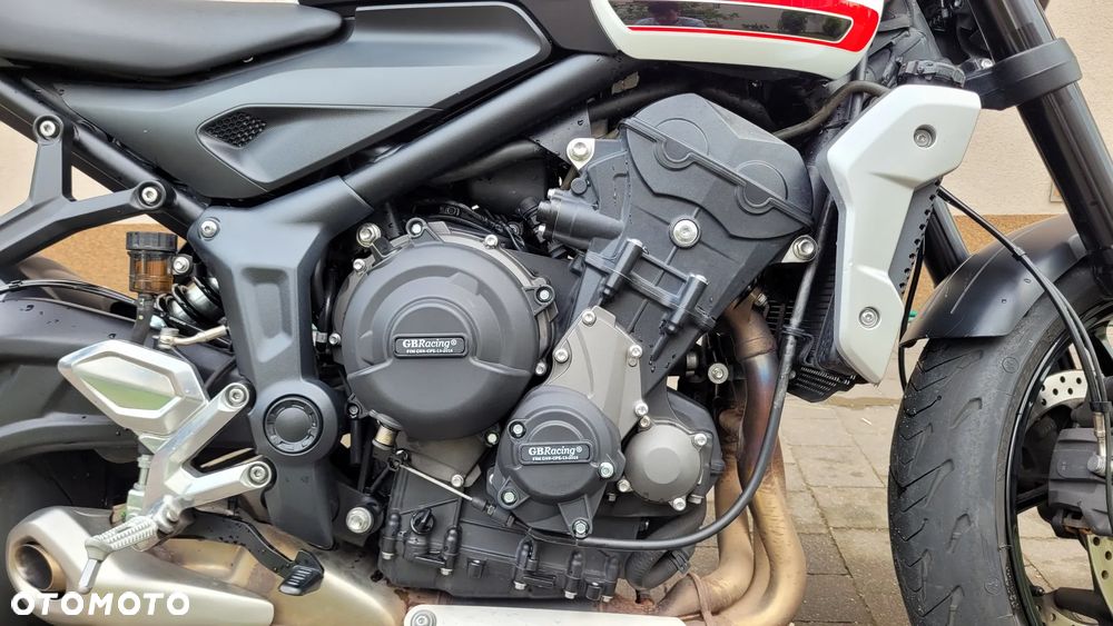 Triumph Trident - 8