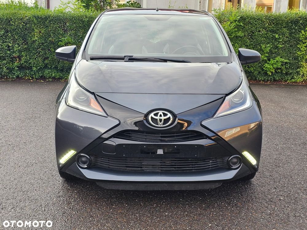 Toyota Aygo x mit x-business Paket - 15