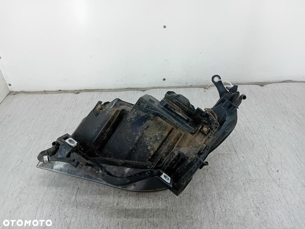 LAMPA PRZÓD PRAWA BMW E61 158722-00 - 2
