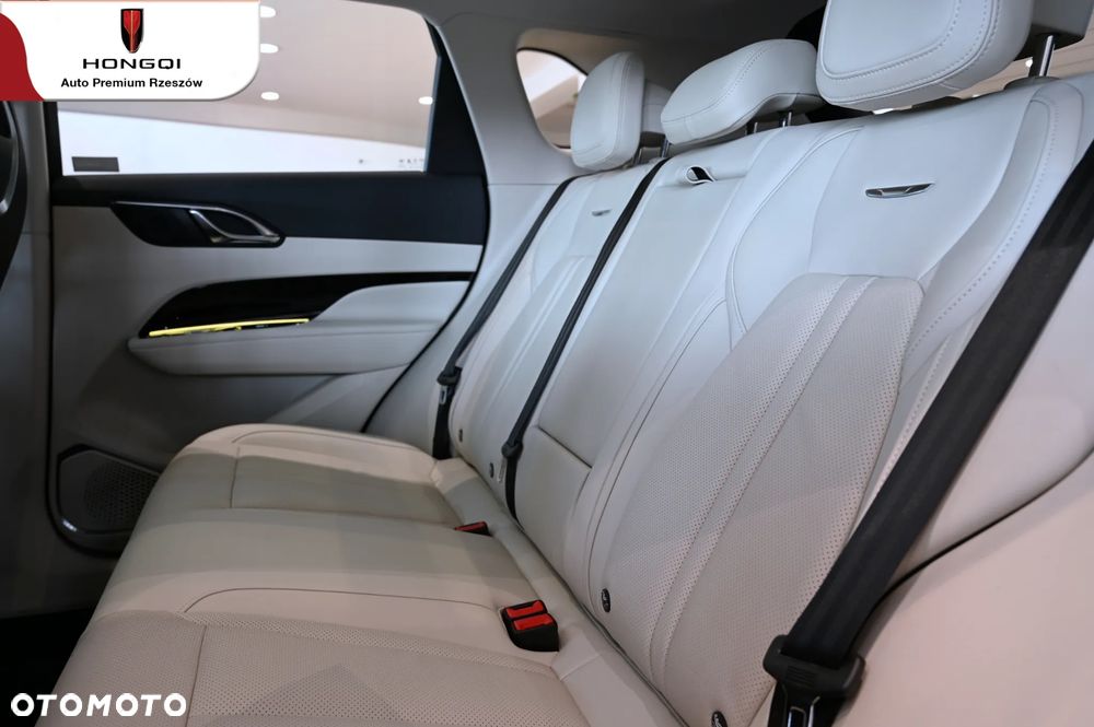 Hongqi HS3 - 14