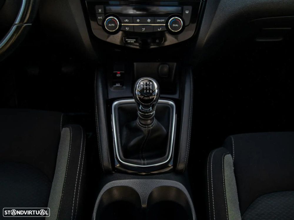 Nissan Qashqai 1.5 dCi N-Connecta 18 - 24