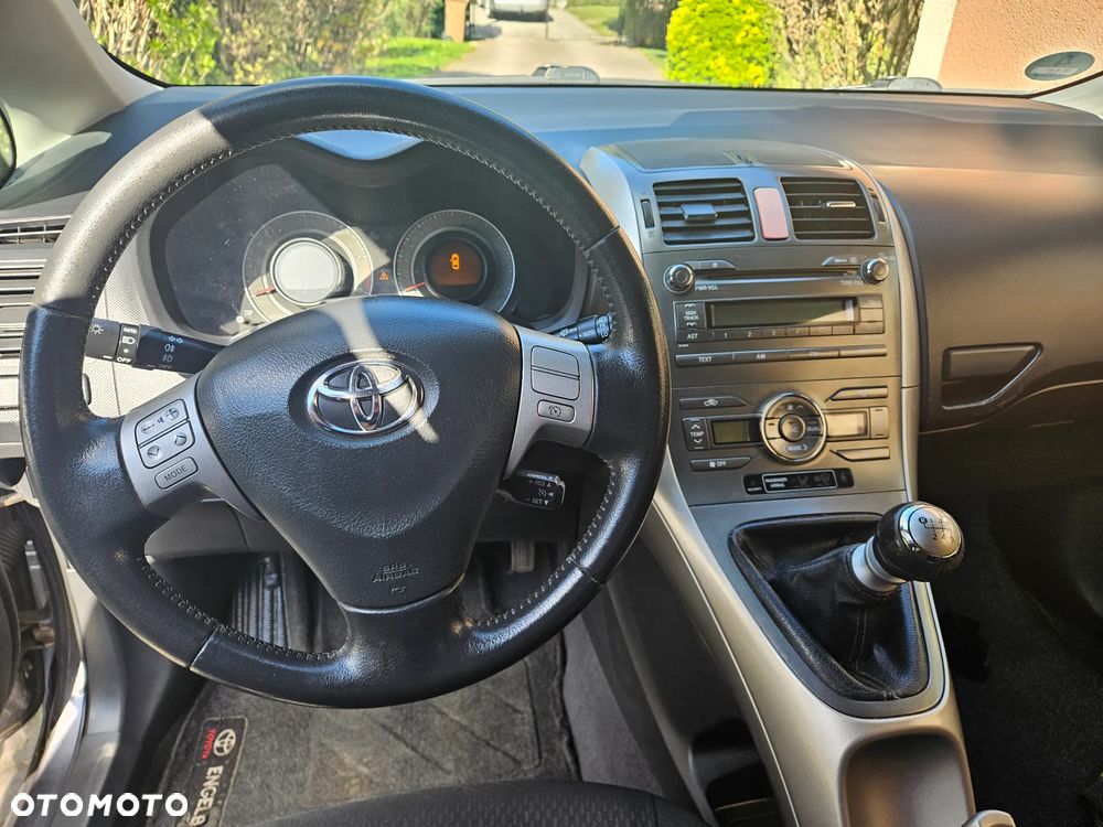 Toyota Auris 2.2 D-4D D-CAT - 21