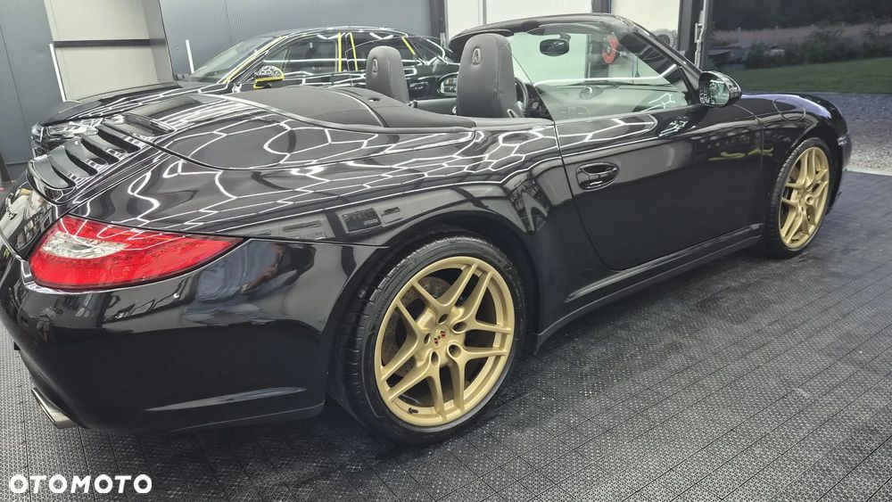 Porsche 911 Carrera 4 PDK - 12