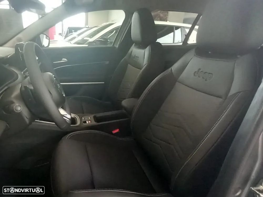 Jeep Avenger 1.2 e-Hybrid Altitude DCT - 8