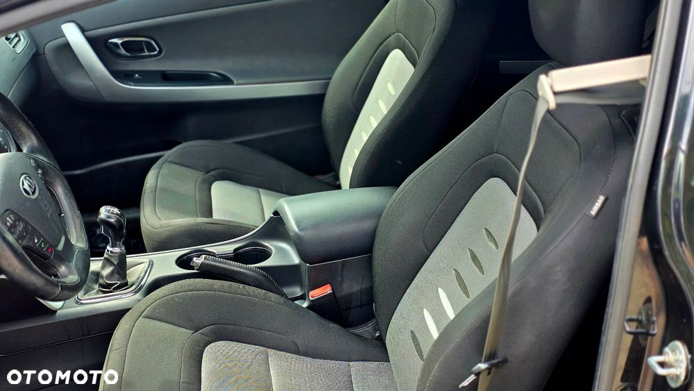 Kia Ceed 1.6 CRDi 115 Dream-Team Edition - 7