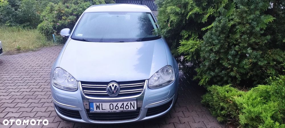 Volkswagen Jetta 1.6 Trendline - 11