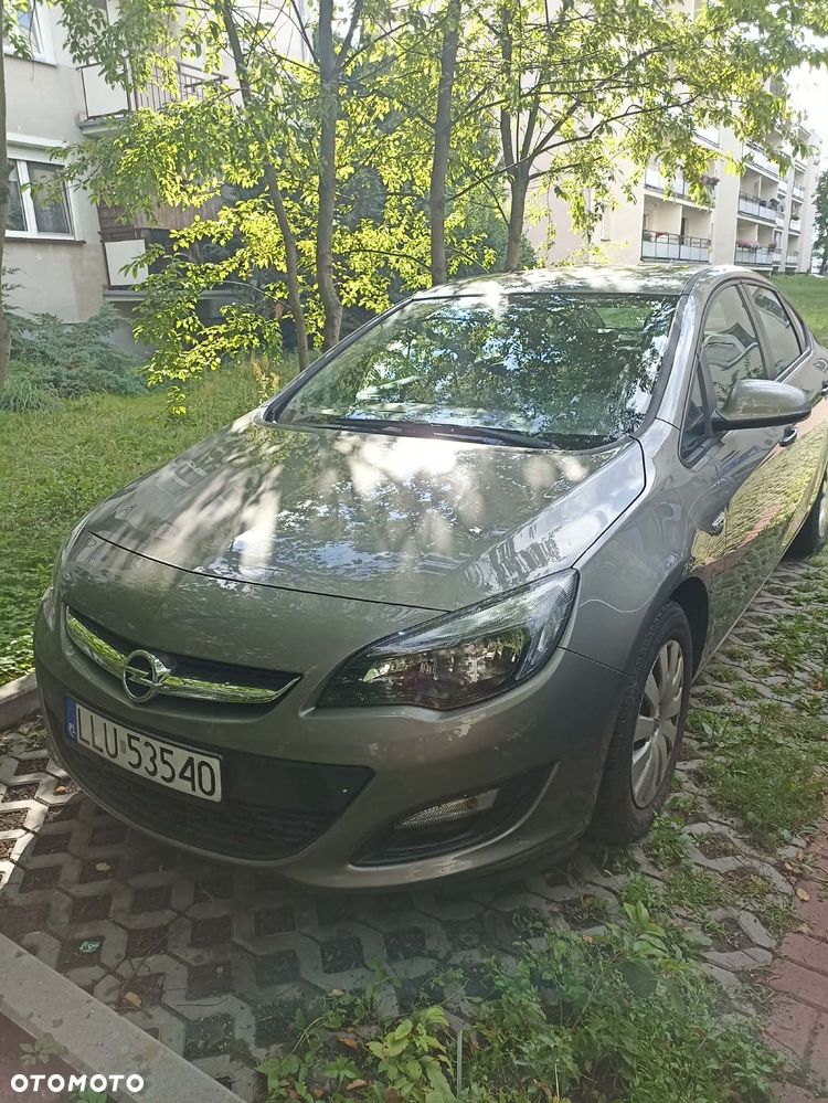 Opel Astra 1.6 EU6 - 1