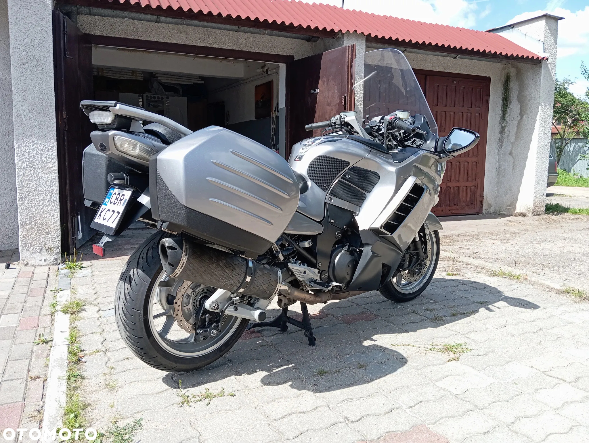 Kawasaki GTR - 3