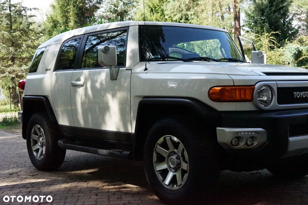 Toyota FJ - 2