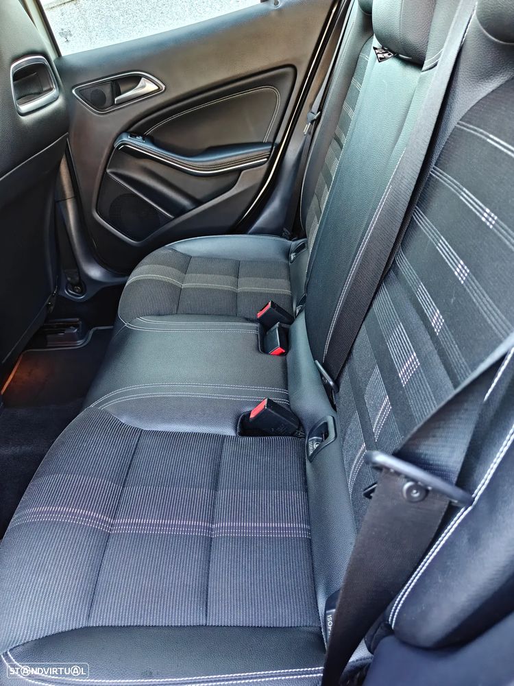 Mercedes-Benz GLA 180 - 8