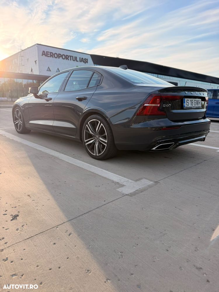 Volvo S60 T5 R-Design - 4