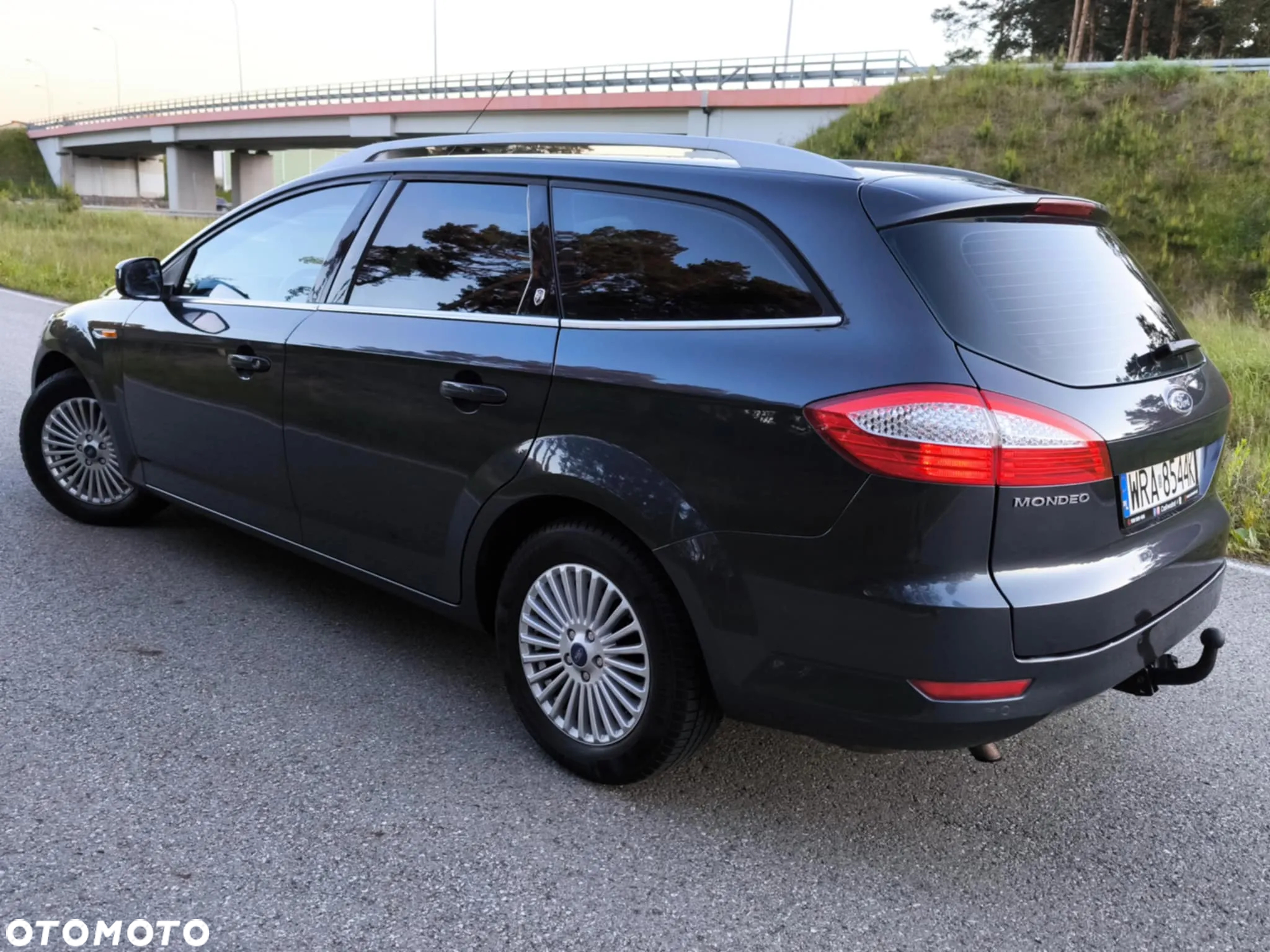 Ford Mondeo 2.0 FF Ghia - 24