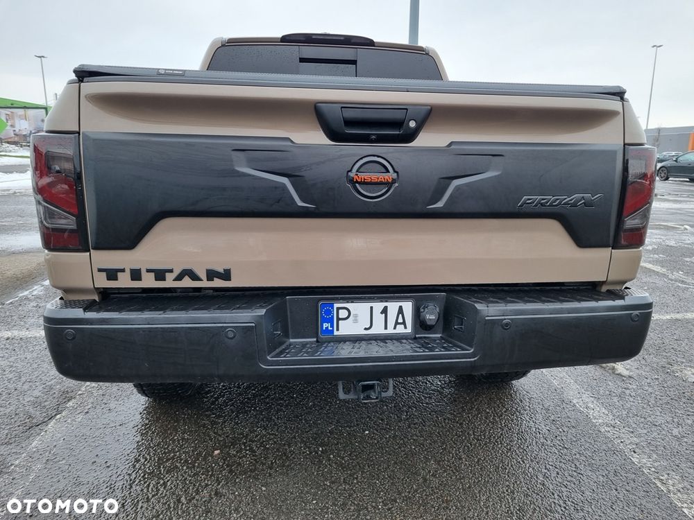Nissan Titan - 7