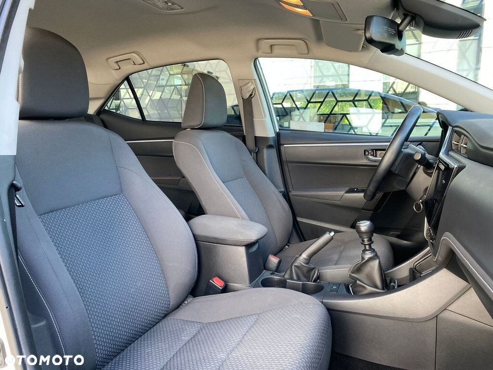 Toyota Corolla - 24