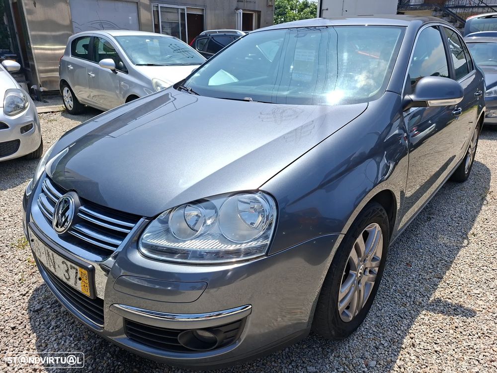 VW Jetta 1.6 TDi Confortline - 2