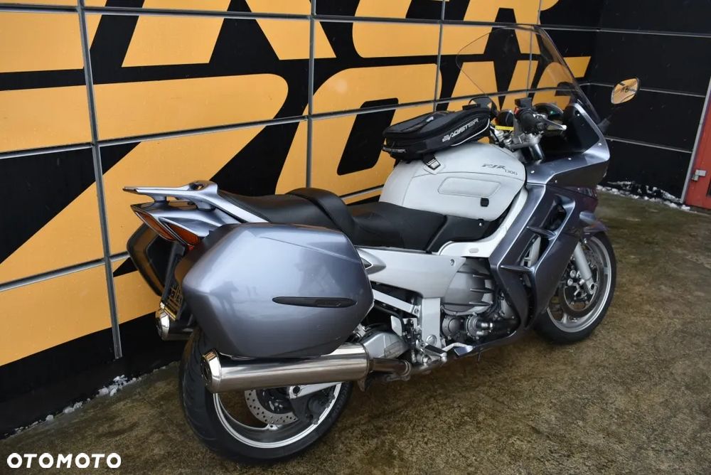 Yamaha FJR - 4