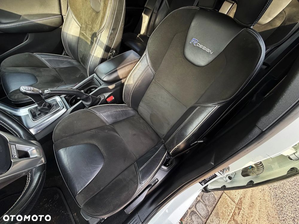 Volvo V40 D2 R Design - 6