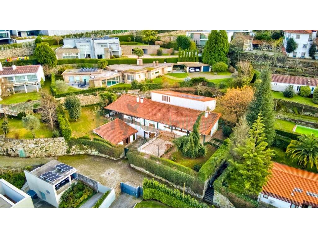 Moradia de Luxo inserida no Condomínio Quinta de Vilar na Costa - G... - Grande imagem: 3/28