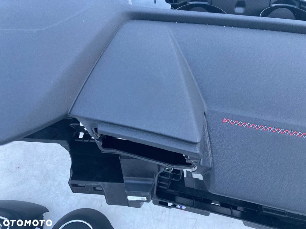 AUDI A3 8Y DESKA KONSOLA KOKPIT PULPIT PÓŁKA PARAPET SZYTA SKÓRA AIRBAG FOTELA W FOTEL PODUSZKI POWIETRZNE KIEROWCY PASAŻERA PASY PAS KURTYNA MIX DESKA ORYGINAŁ NOWA !!! - 6