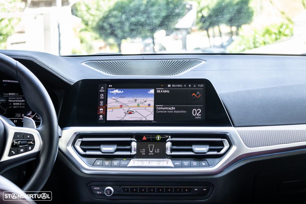 BMW 330 e Pack Desportivo M Pro Auto - 28