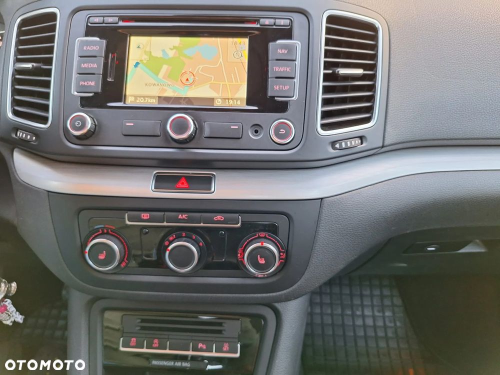 Volkswagen Sharan 2.0 TDI DSG BlueMotion Technology Highline - 6