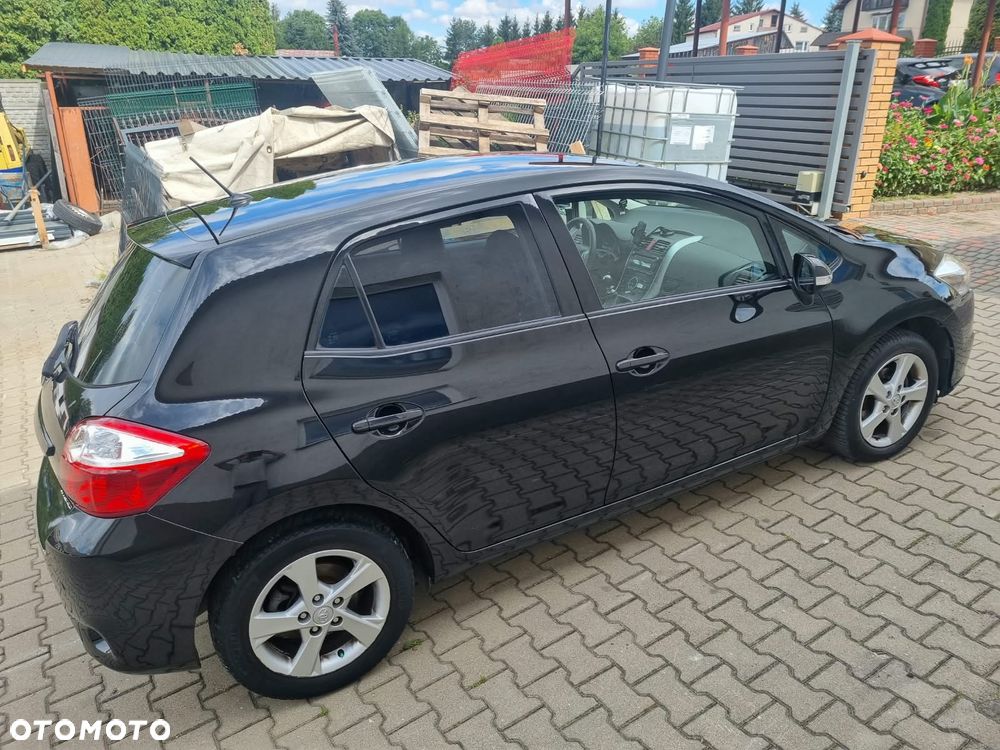 Toyota Auris 1.6 Premium + - 26