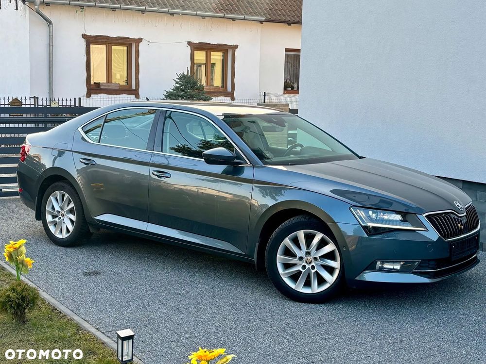 Skoda Superb 2.0 TDI DSG Premium Edition - 32