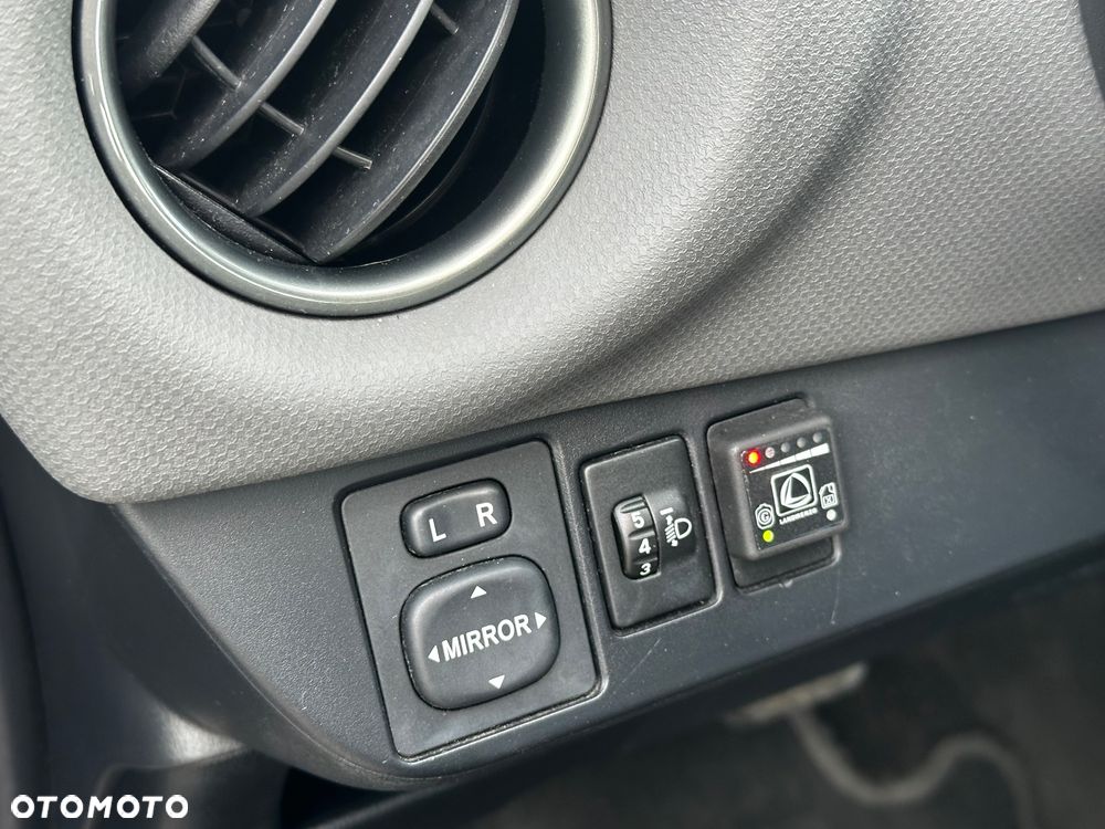 Toyota Yaris Hybrid 100 Selection Passion - 17